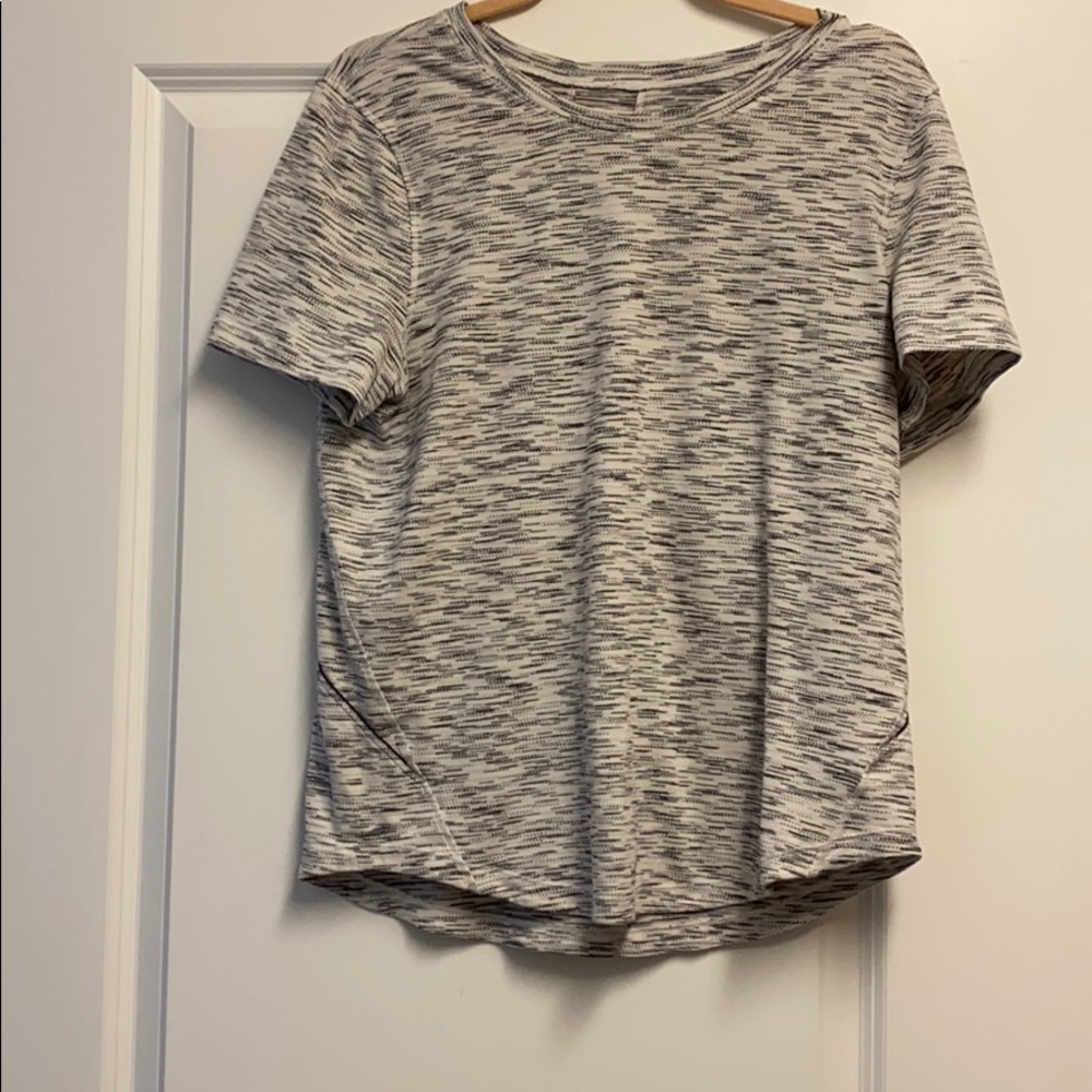Lulu swiftly tech top